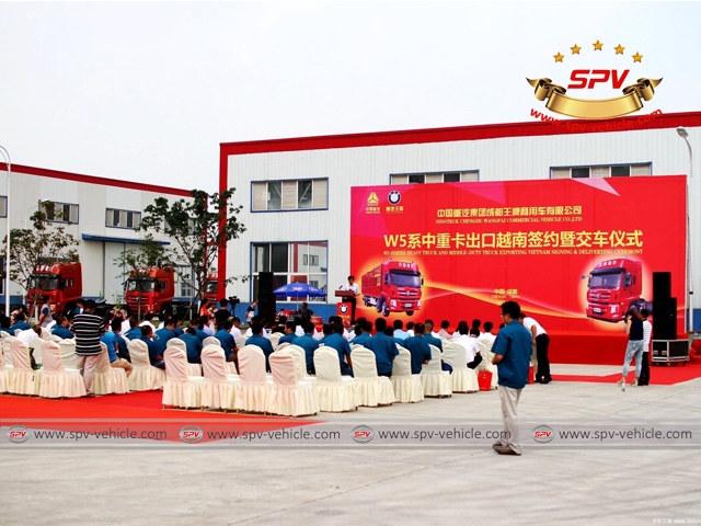 Ceremony for 25 units of Sinotruck Tractor shipping to Vietnam